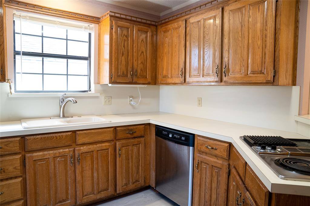 5202 Bradley Lane, Arlington, TX 76017