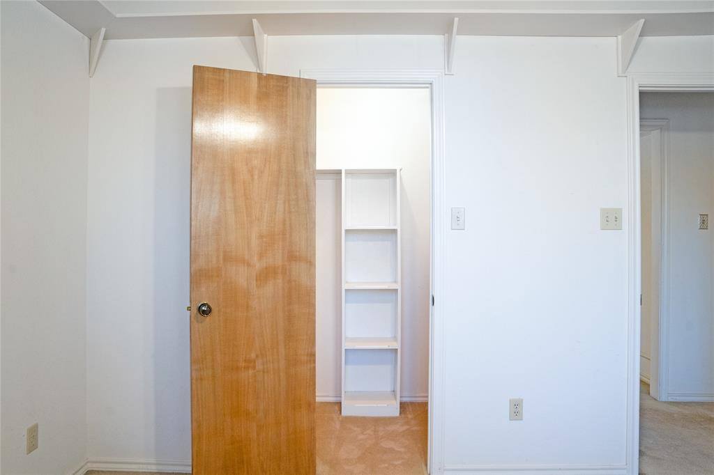 5202 Bradley Lane, Arlington, TX 76017