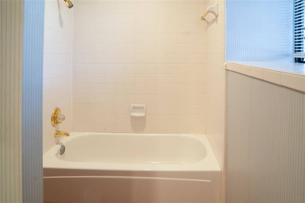 5202 Bradley Lane, Arlington, TX 76017