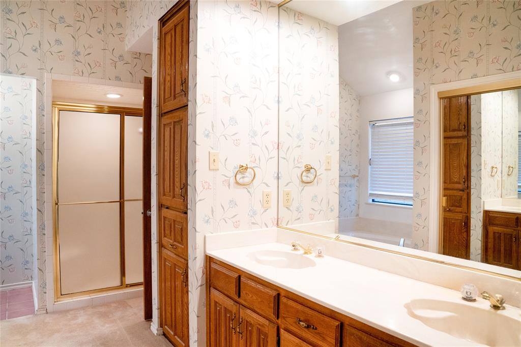 5202 Bradley Lane, Arlington, TX 76017