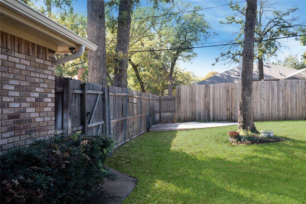 5202 Bradley Lane, Arlington, TX 76017