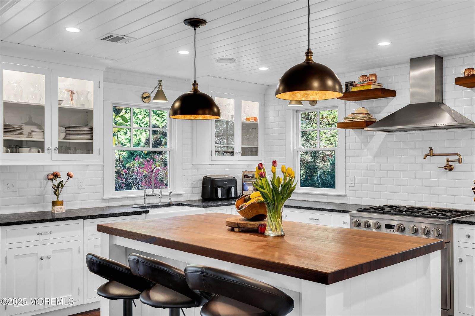 1 Lennox Avenue, Rumson, NJ 07760