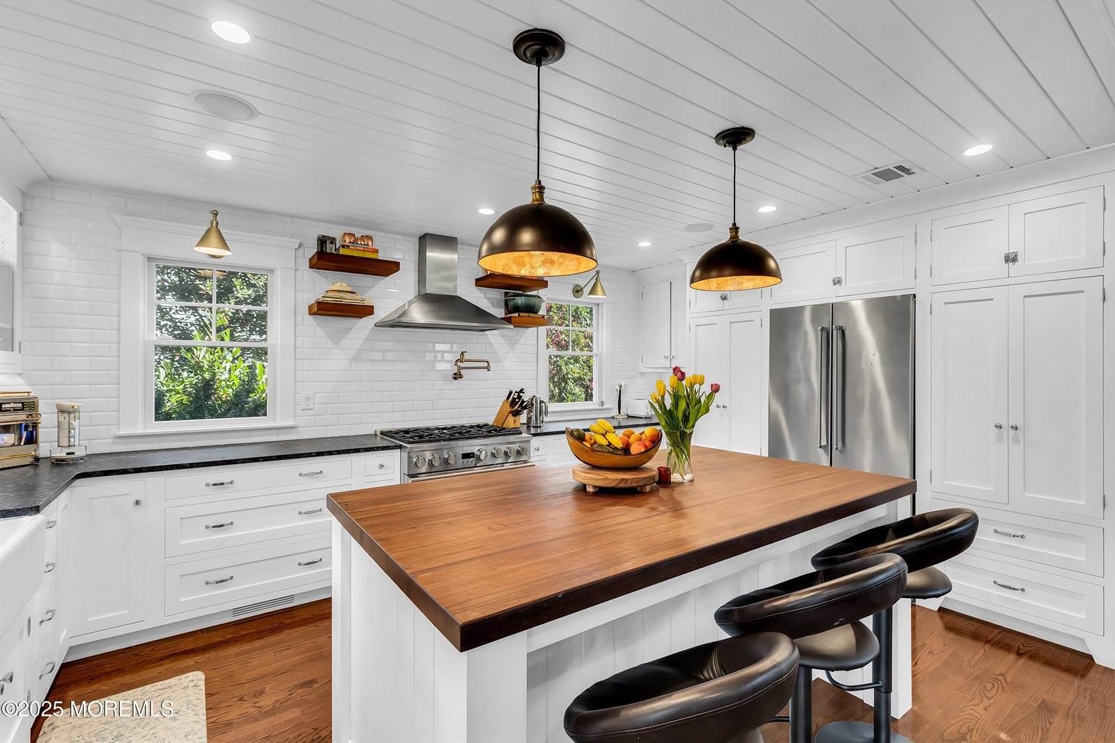 1 Lennox Avenue, Rumson, NJ 07760