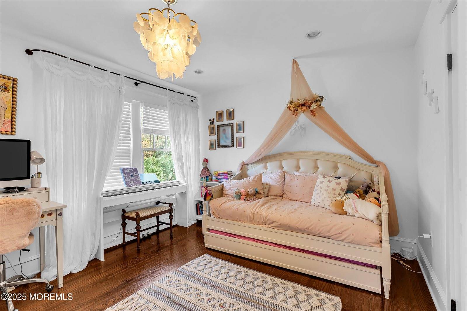 1 Lennox Avenue, Rumson, NJ 07760