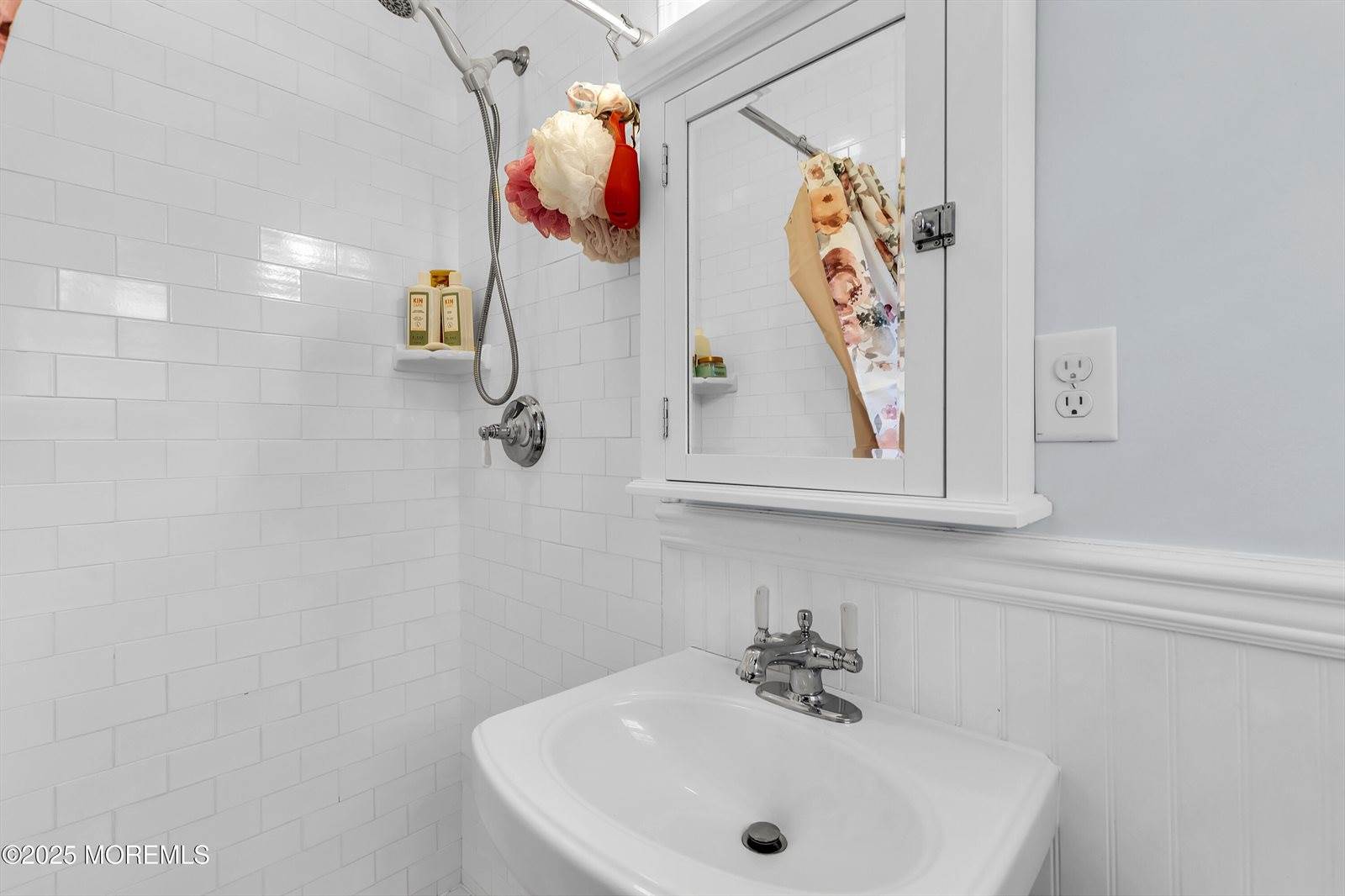 1 Lennox Avenue, Rumson, NJ 07760