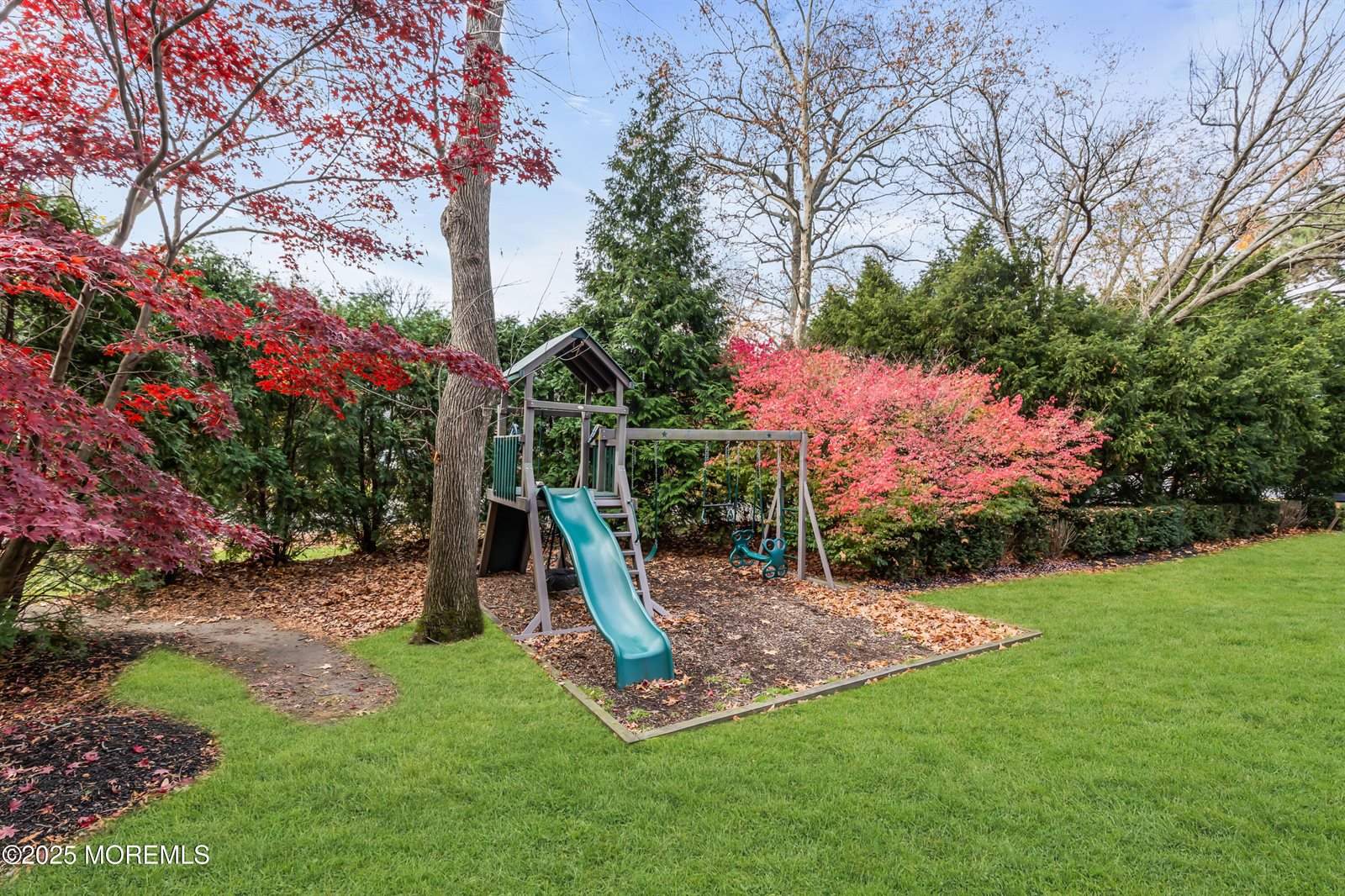 1 Lennox Avenue, Rumson, NJ 07760