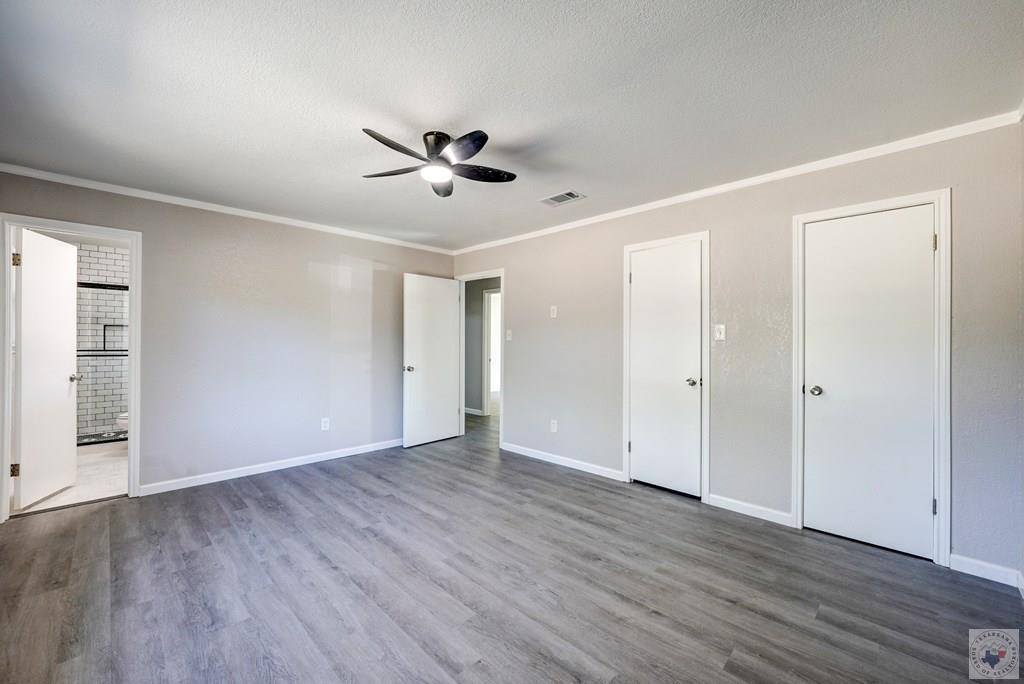 813 Elaine, Wake Village, TX 75501