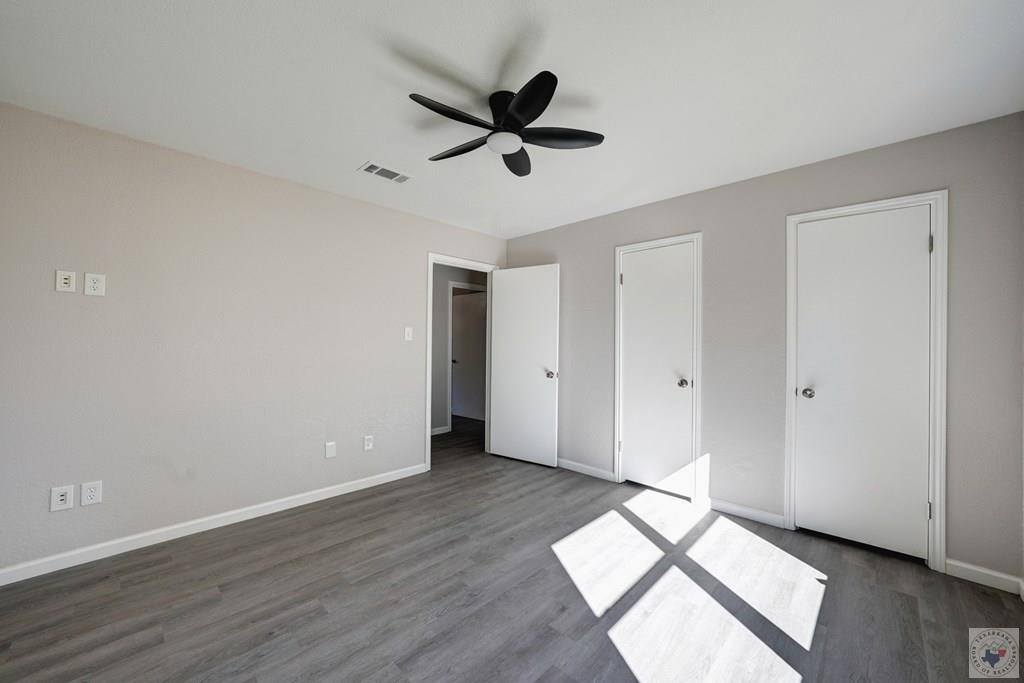 813 Elaine, Wake Village, TX 75501