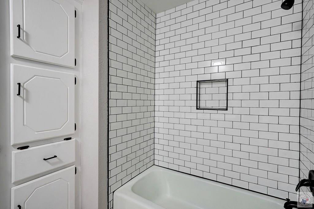 813 Elaine, Wake Village, TX 75501