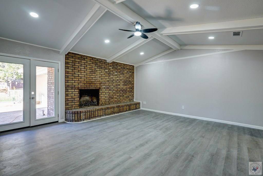 813 Elaine, Wake Village, TX 75501