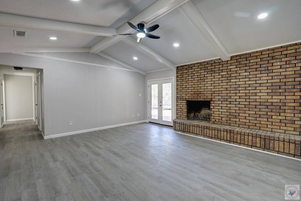 813 Elaine, Wake Village, TX 75501