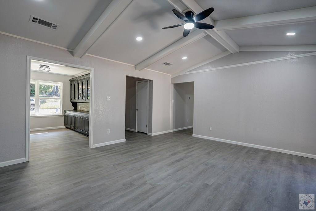 813 Elaine, Wake Village, TX 75501