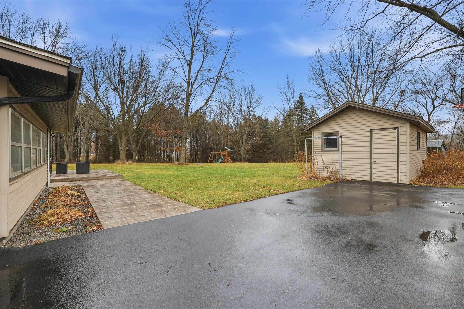 3831 County Road Q, Amherst Junction, WI 54407
