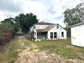 207 South 5th Street, Highlands, TX 77562