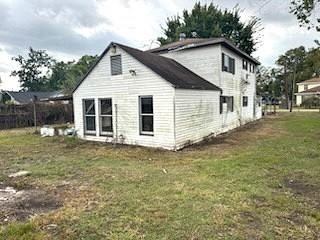 207 South 5th Street, Highlands, TX 77562