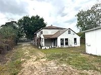 207 South 5th Street, Highlands, TX 77562