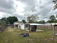 207 South 5th Street, Highlands, TX 77562