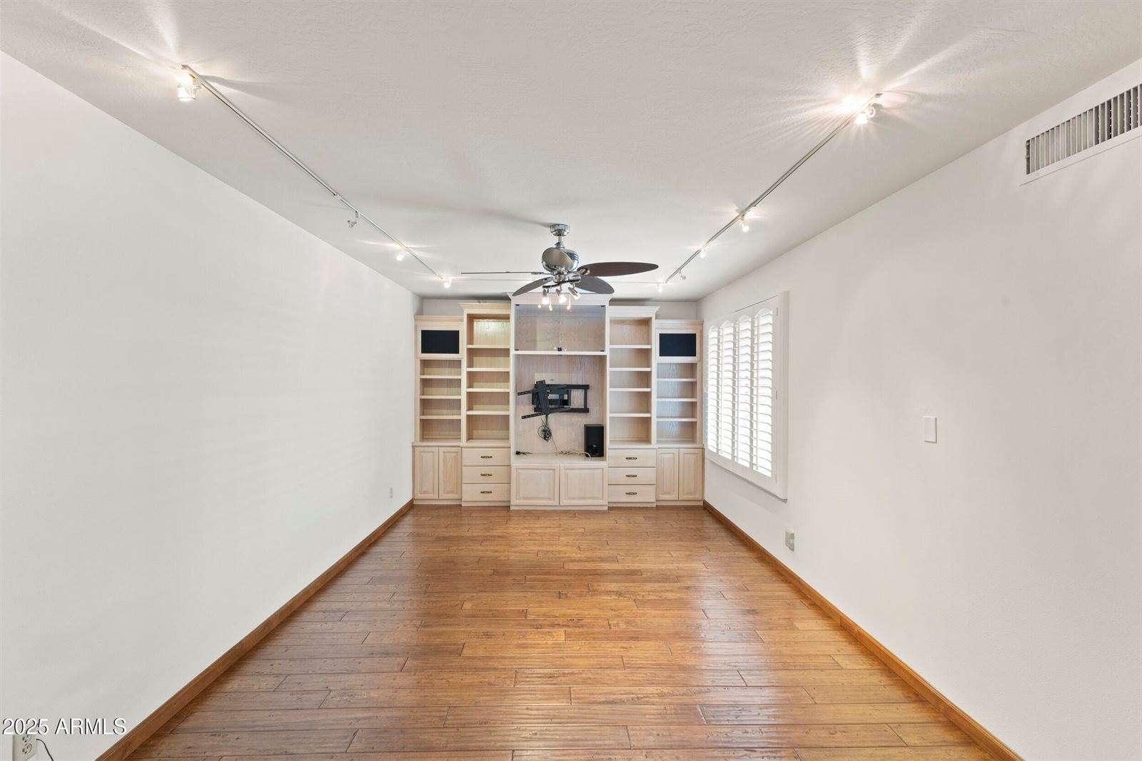 2528 East Geneva Drive, Tempe, AZ 85282