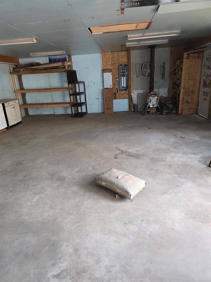 6528 N Towerline Road, Hope, MI 48628