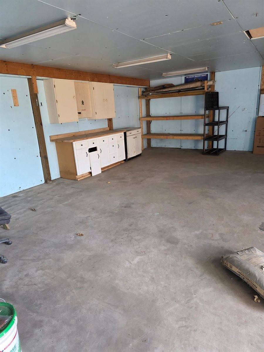 6528 N Towerline Road, Hope, MI 48628