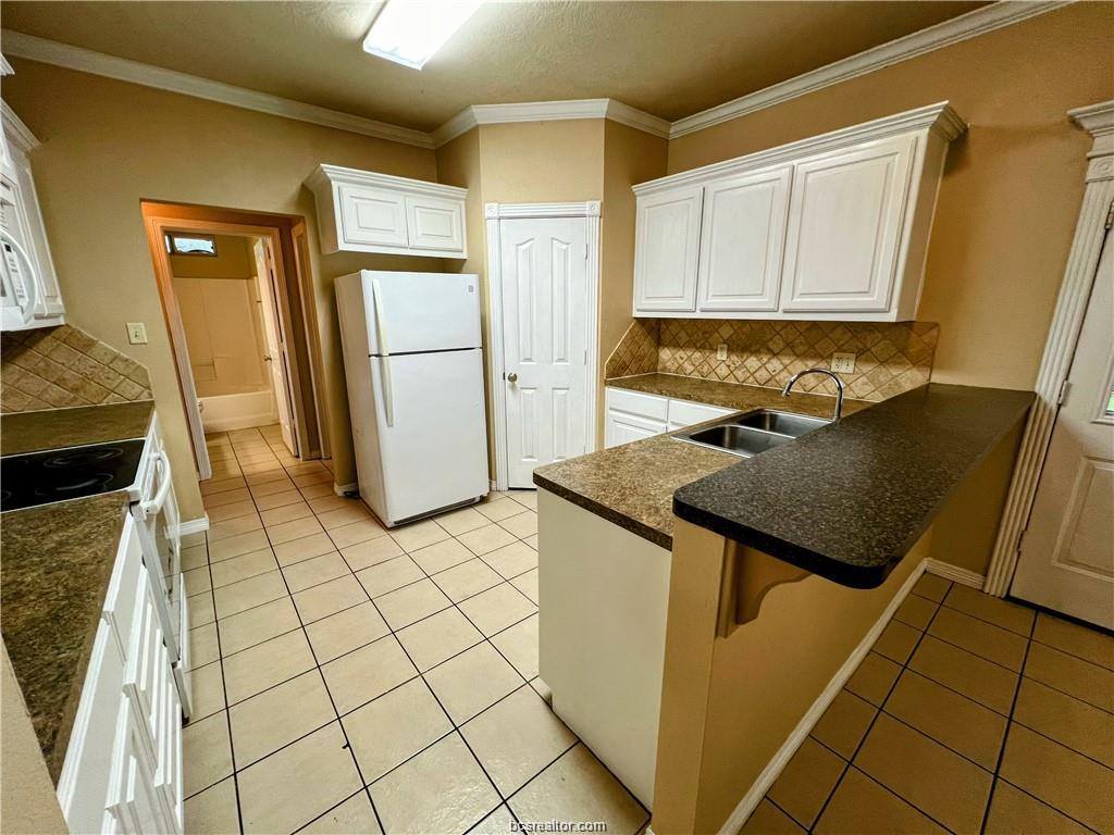 2704 Horse Haven Lane, College Station, TX 77845