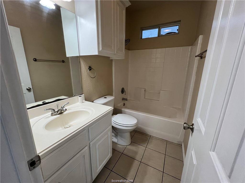 2704 Horse Haven Lane, College Station, TX 77845