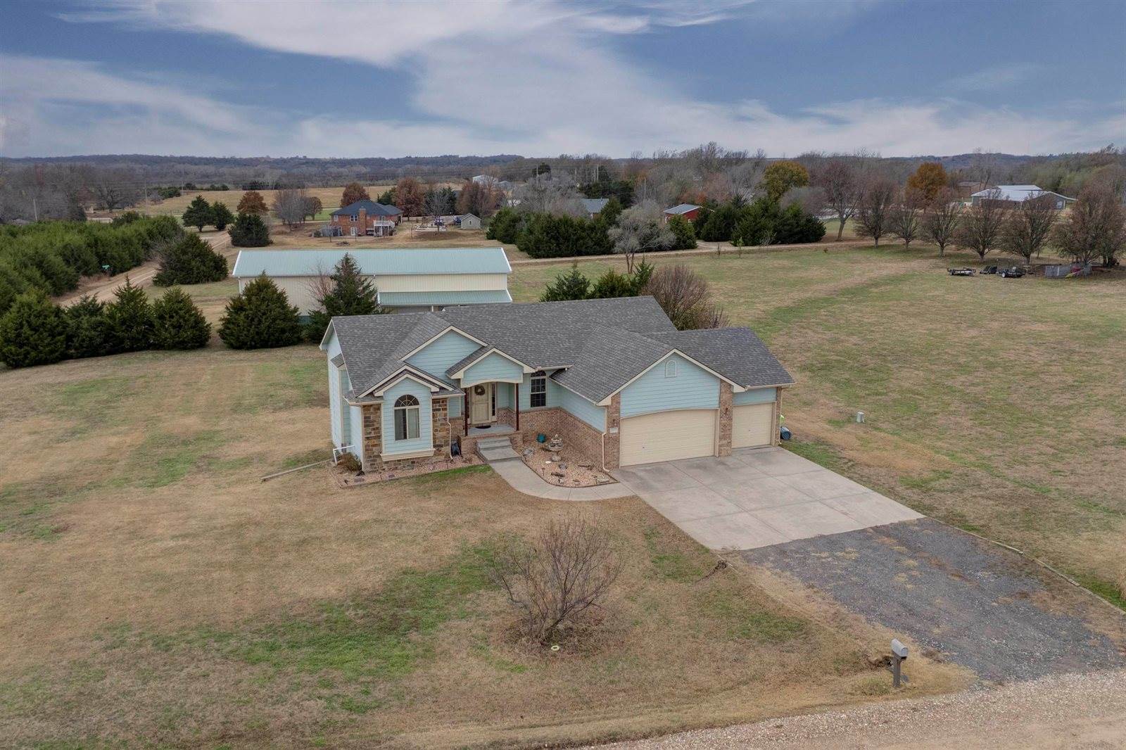 10307 Quail Ln, Arkansas City, KS 67005