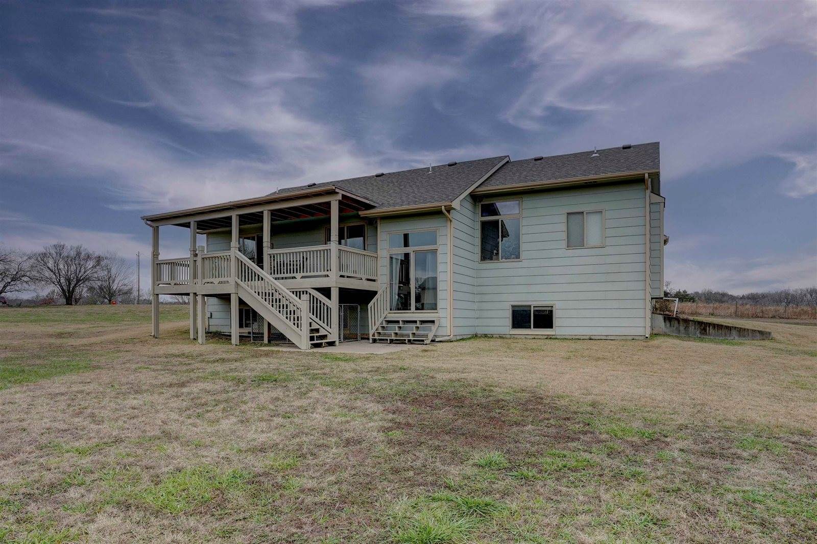 10307 Quail Ln, Arkansas City, KS 67005