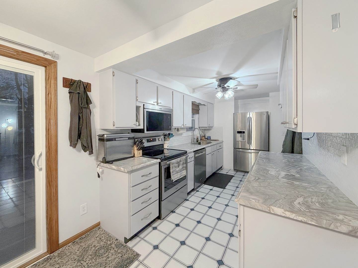 2003 Eagle Drive, Freeport, IL 61032