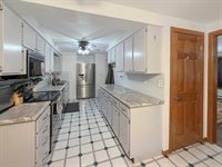 2003 Eagle Drive, Freeport, IL 61032