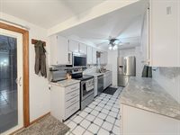 2003 Eagle Drive, Freeport, IL 61032