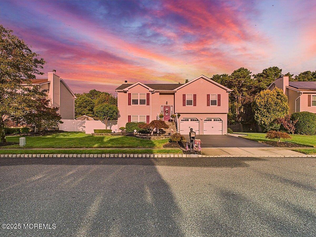 20 Netty Street, Howell, NJ 07731