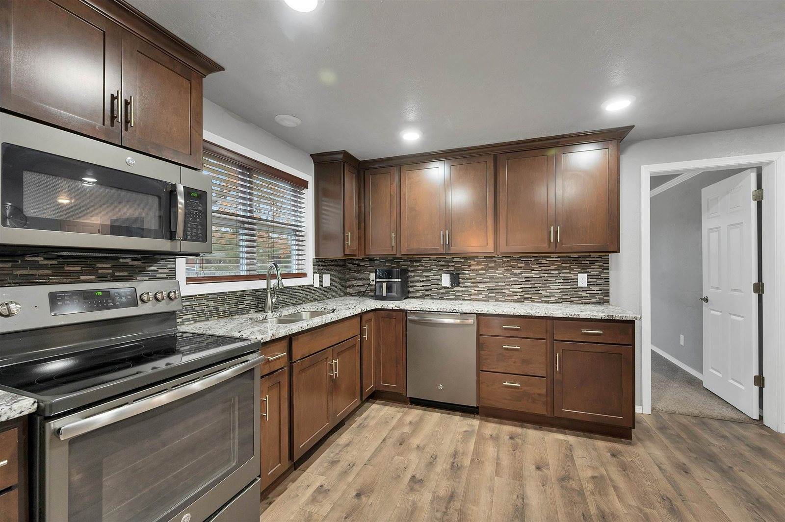 436 East Briar Lane, Green Bay, WI 54301