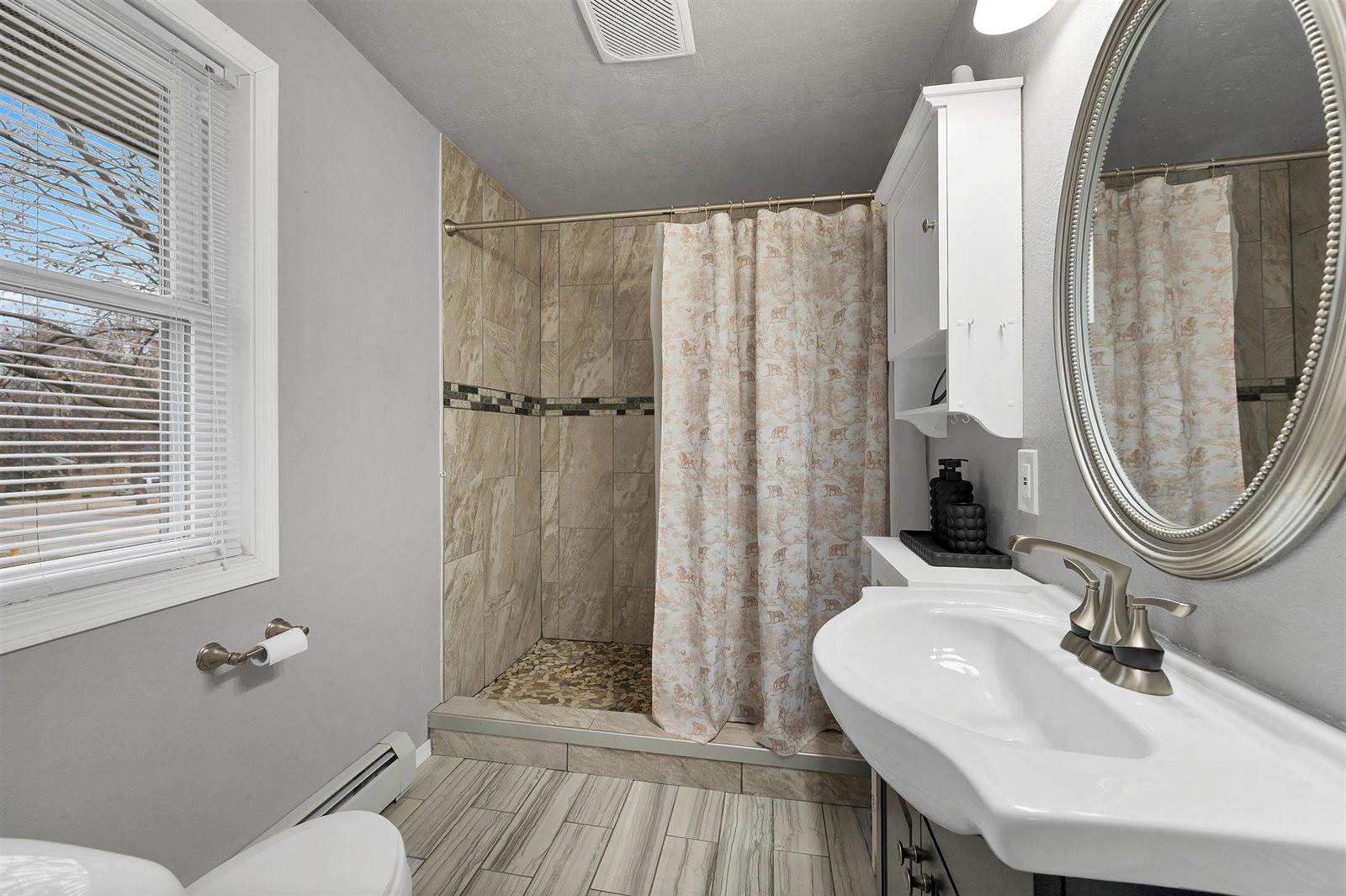 436 East Briar Lane, Green Bay, WI 54301