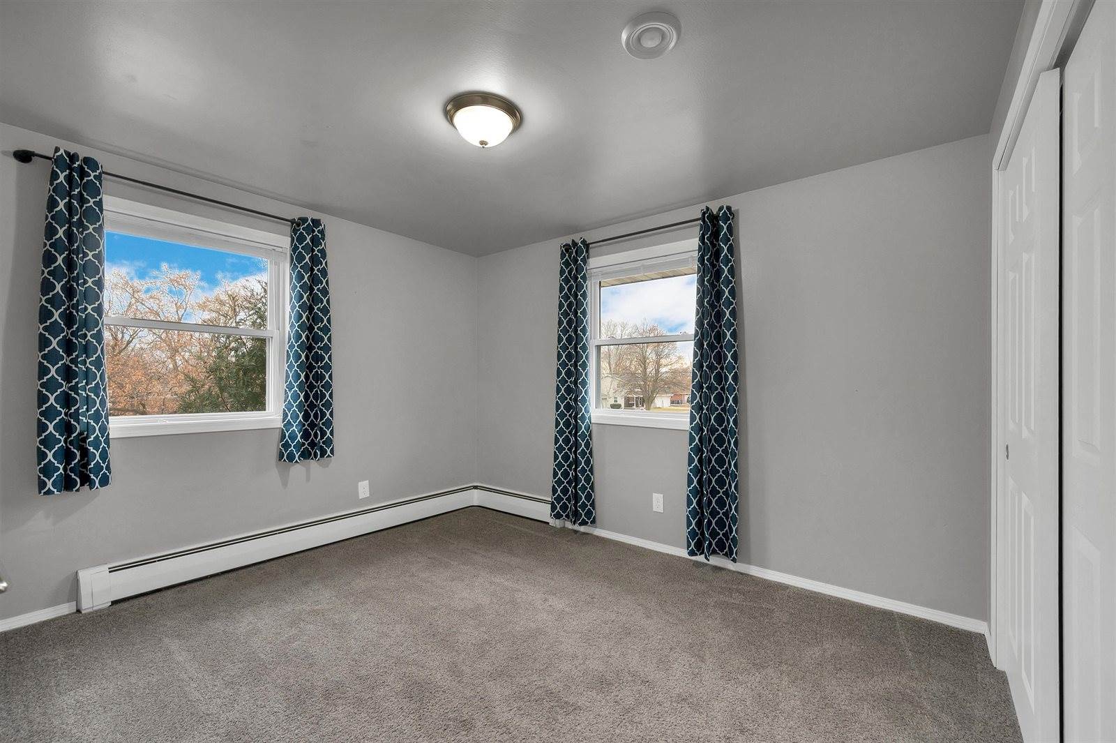 436 East Briar Lane, Green Bay, WI 54301