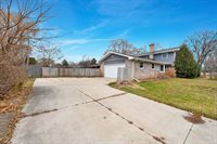 436 East Briar Lane, Green Bay, WI 54301