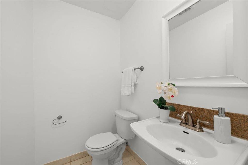 5017 Cartwright, North Hollywood, CA 91601