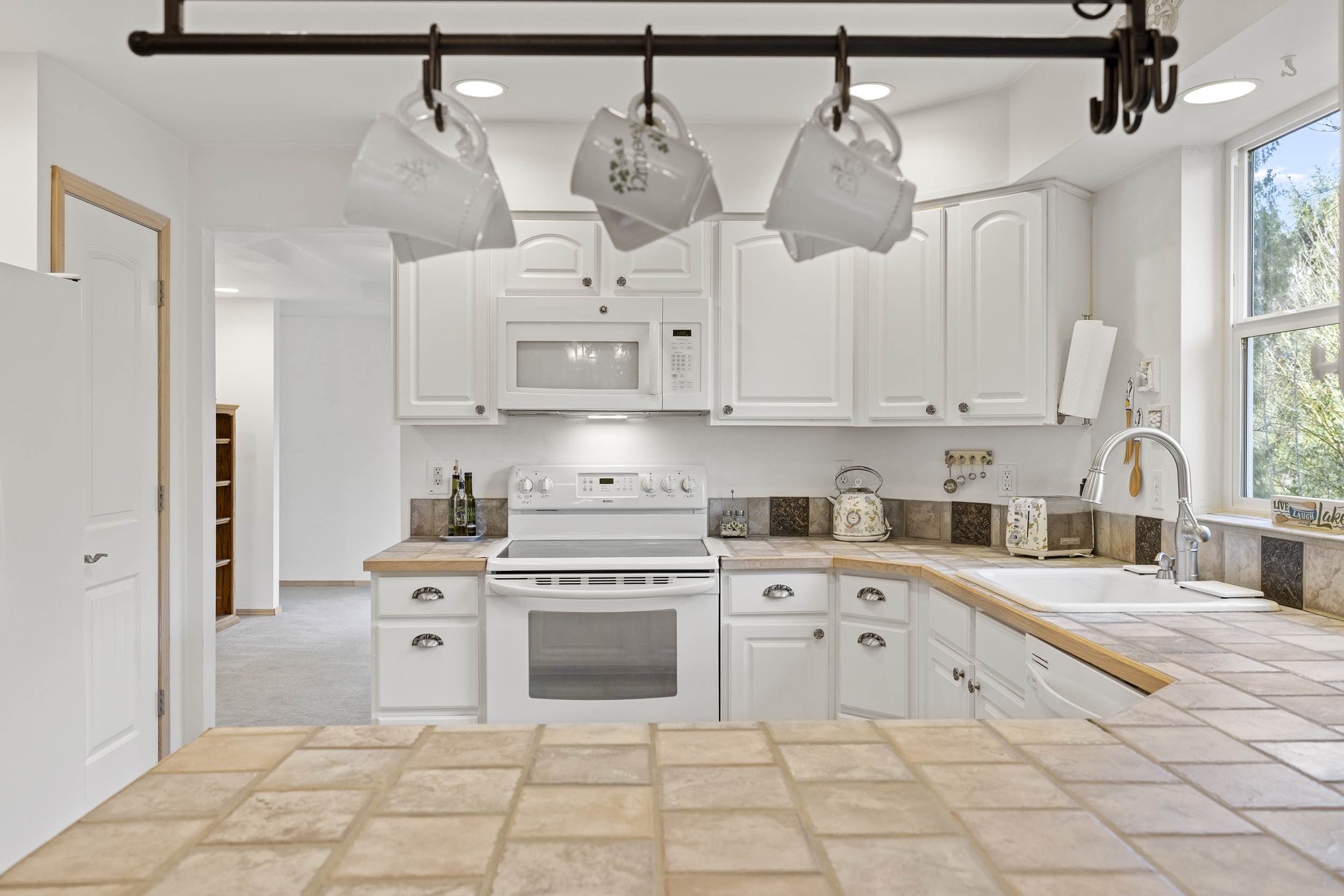 22068 McMurray Shore Drive, Mount Vernon, WA 98274