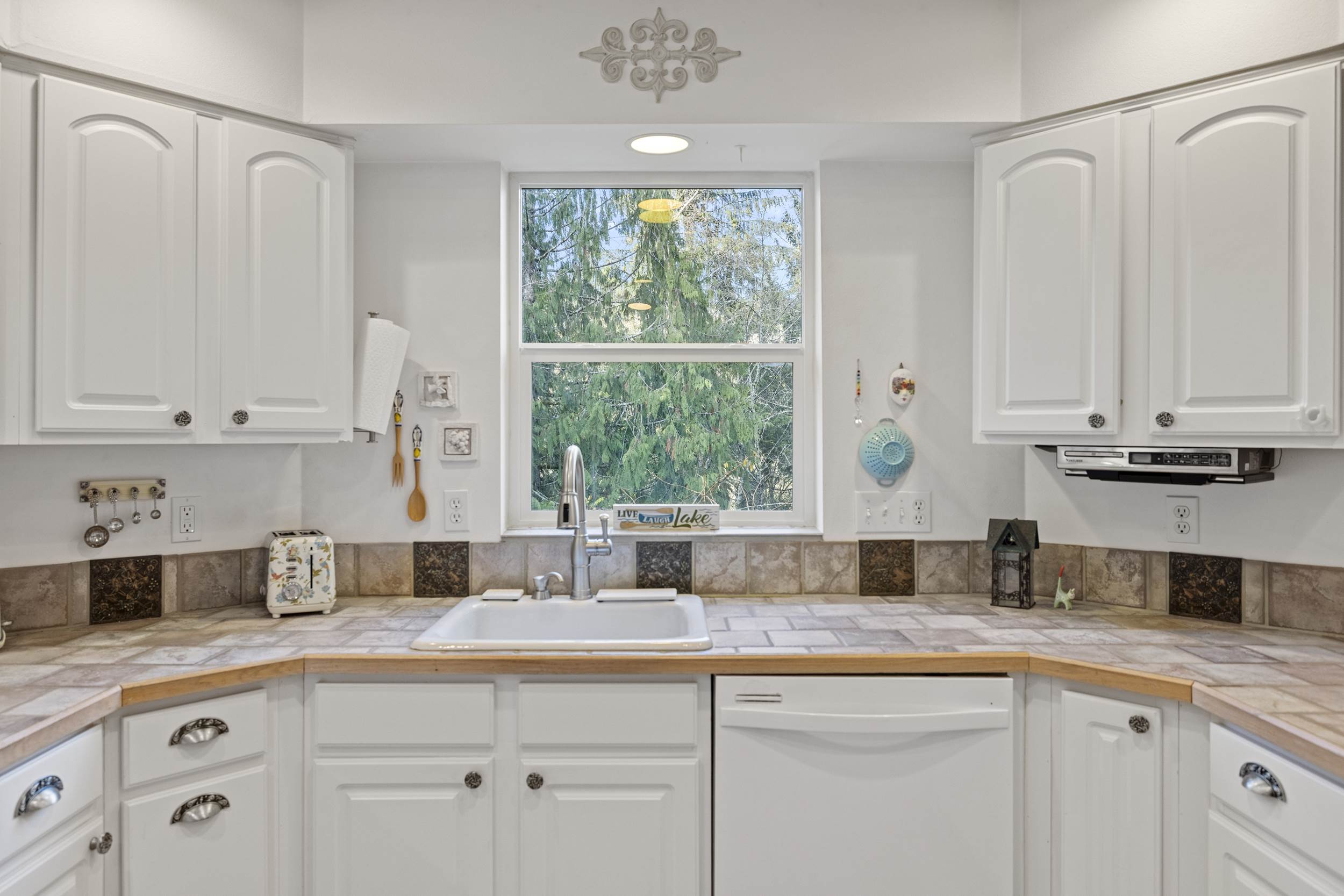 22068 McMurray Shore Drive, Mount Vernon, WA 98274