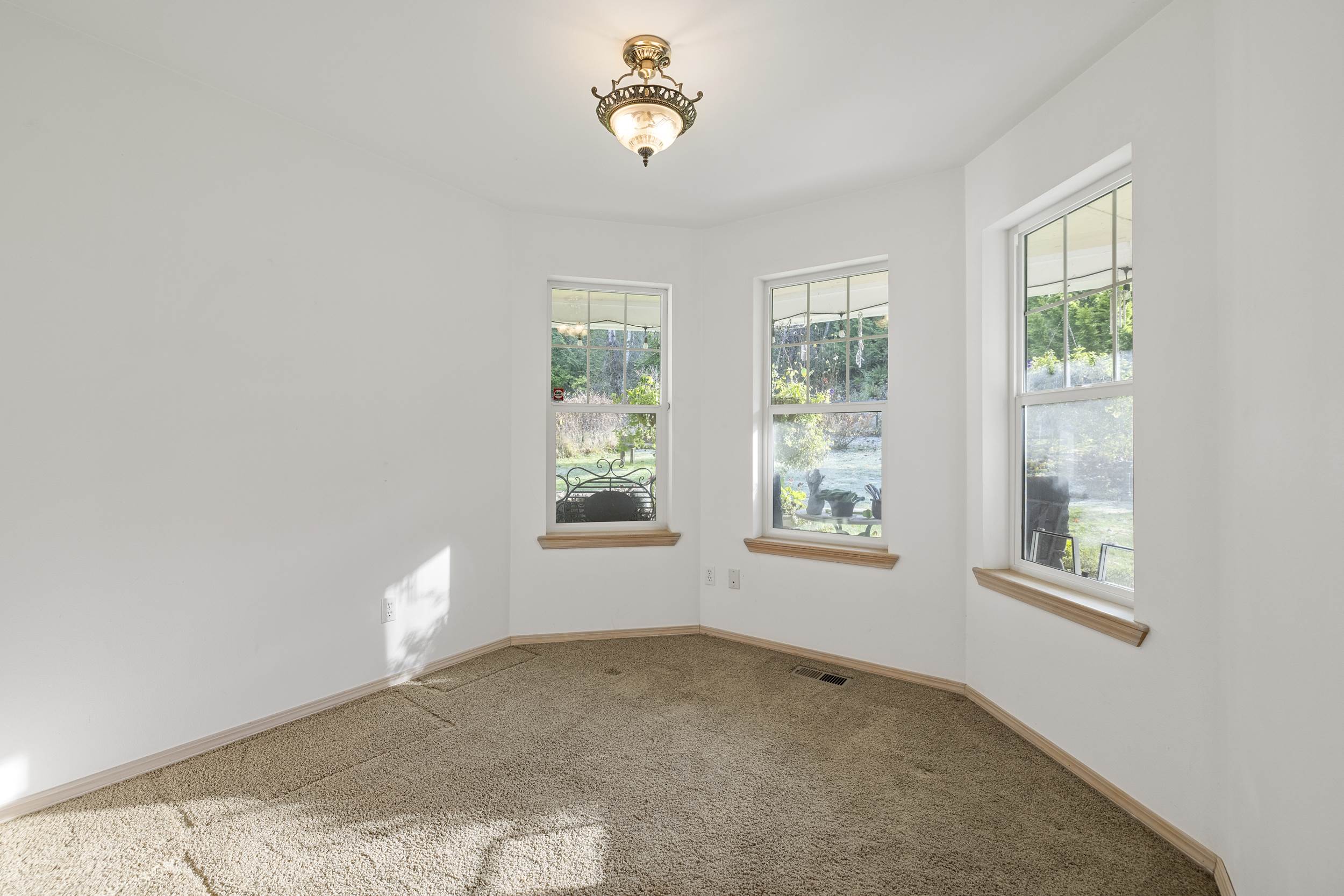 22068 McMurray Shore Drive, Mount Vernon, WA 98274