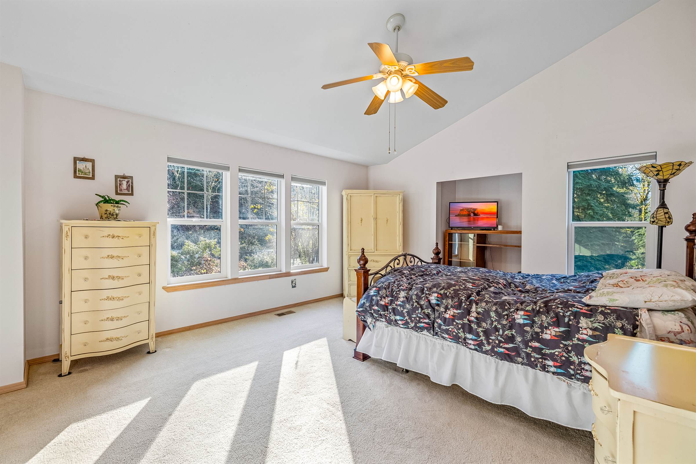 22068 McMurray Shore Drive, Mount Vernon, WA 98274