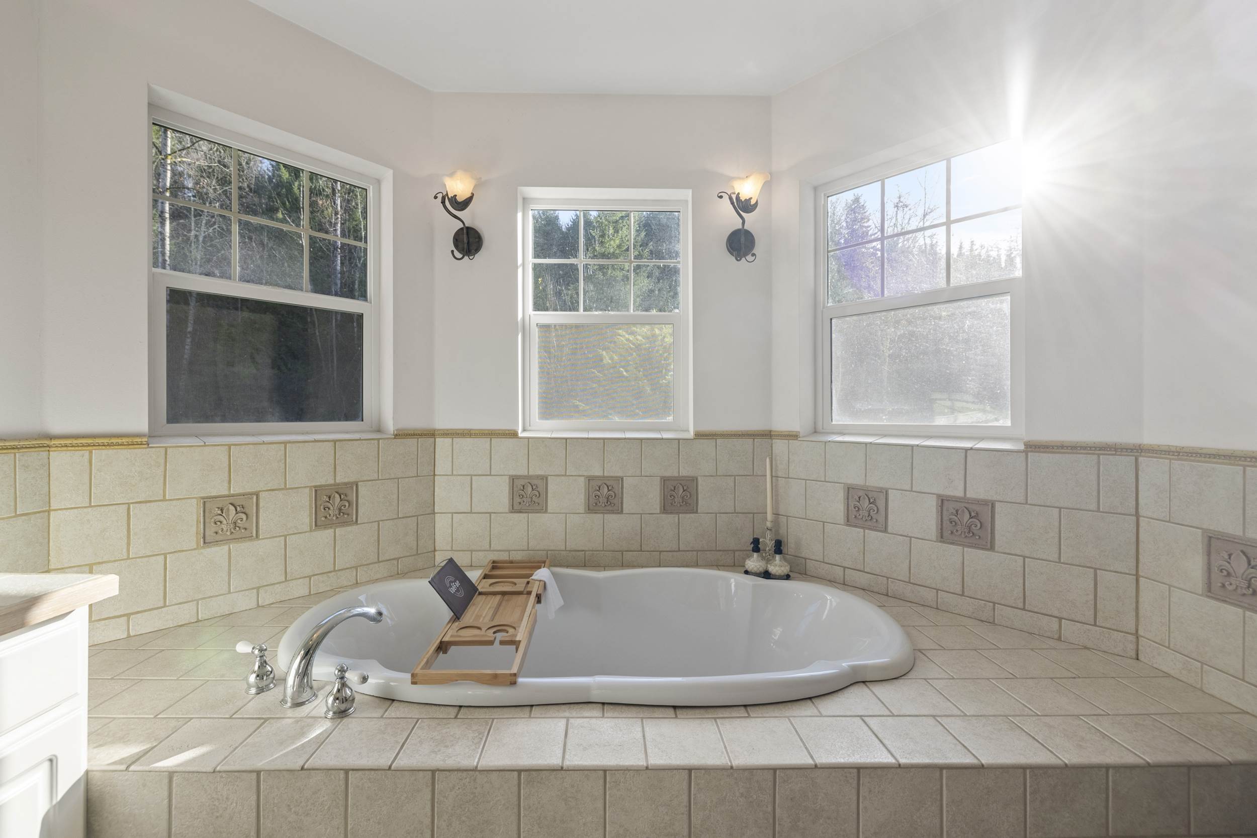 22068 McMurray Shore Drive, Mount Vernon, WA 98274