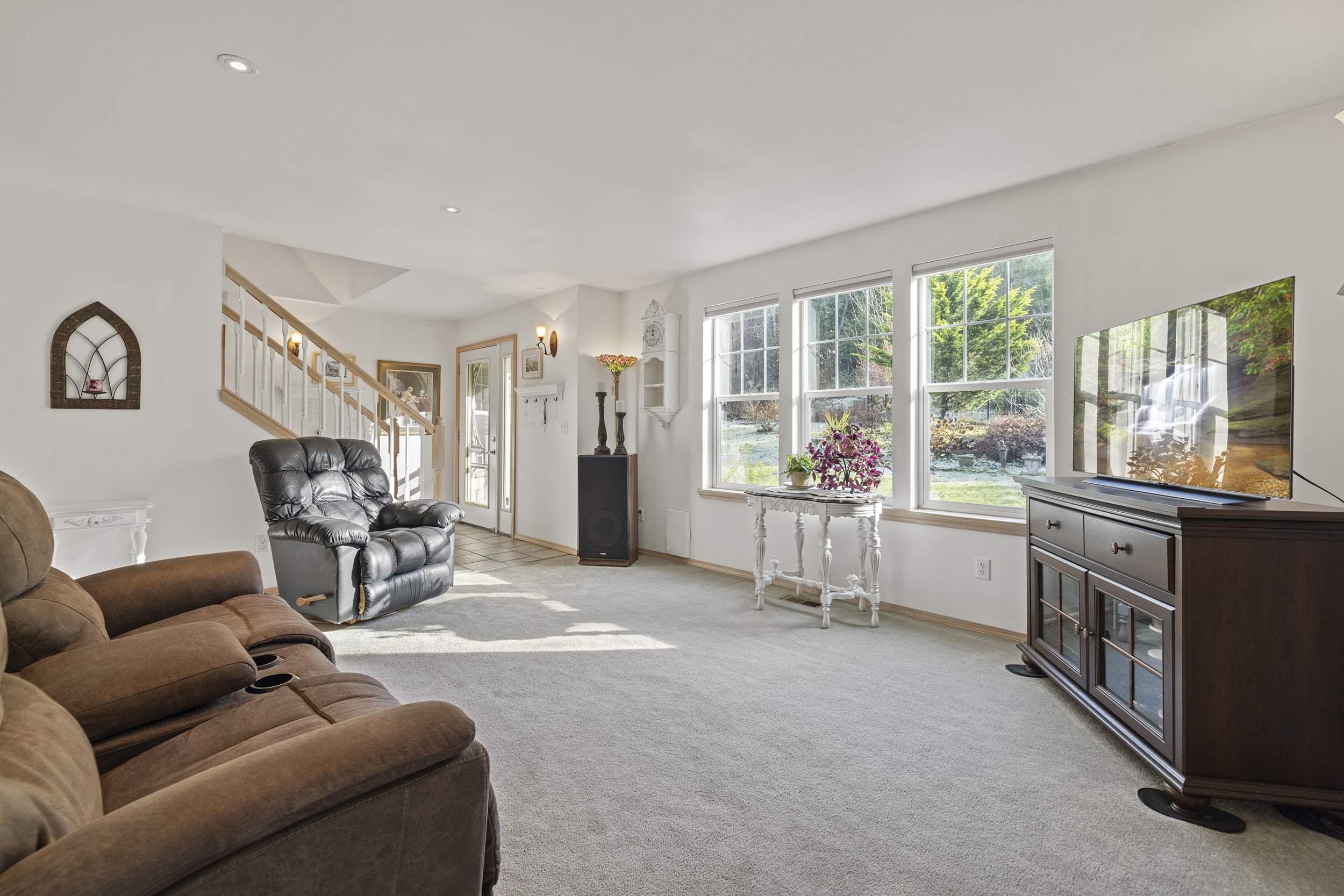 22068 McMurray Shore Drive, Mount Vernon, WA 98274