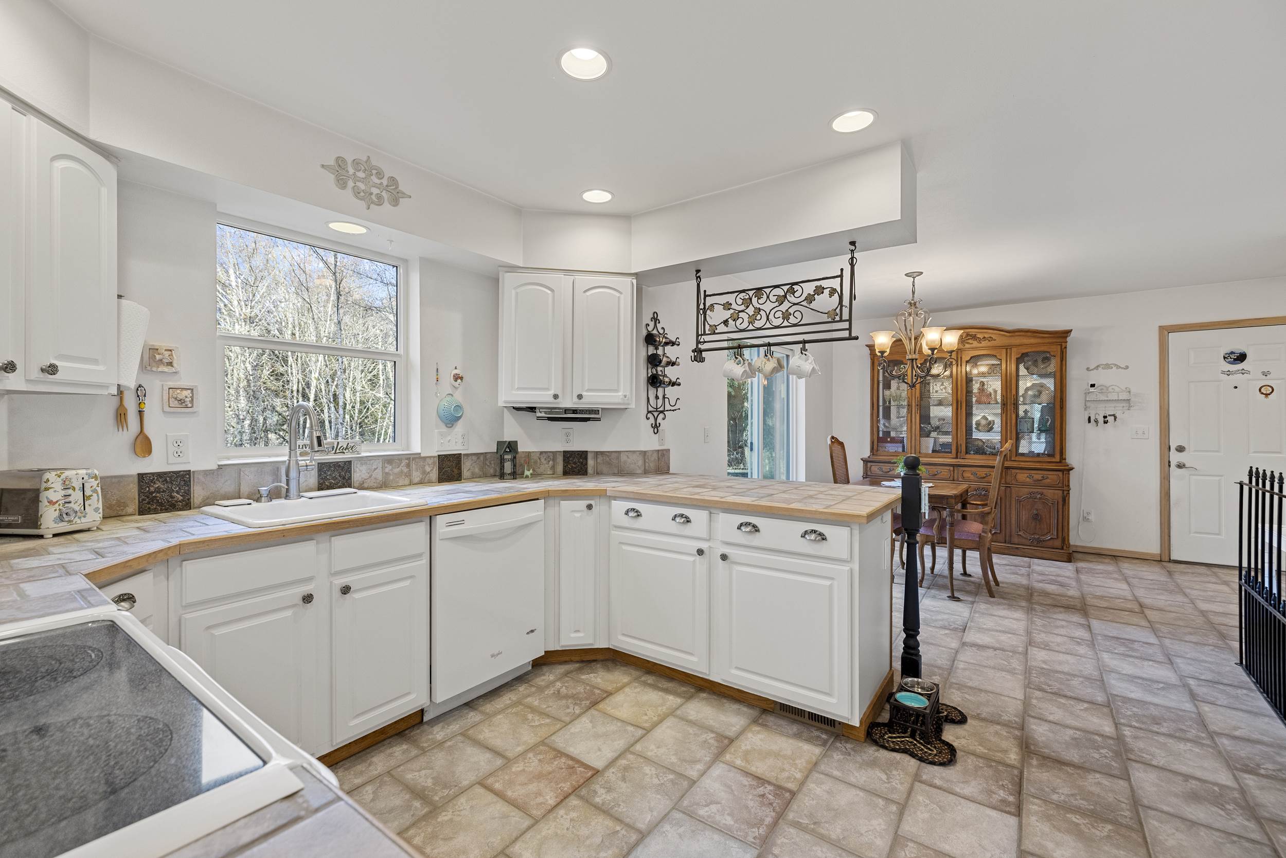 22068 McMurray Shore Drive, Mount Vernon, WA 98274