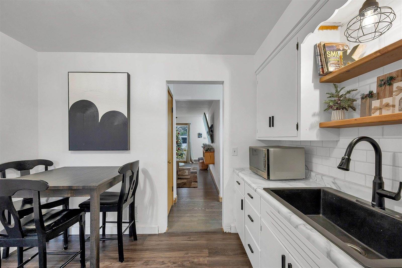 915 Colonial Avenue, Green Bay, WI 54304