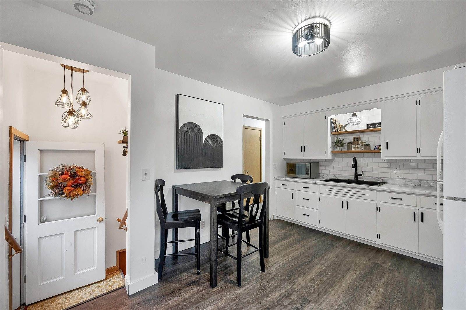 915 Colonial Avenue, Green Bay, WI 54304