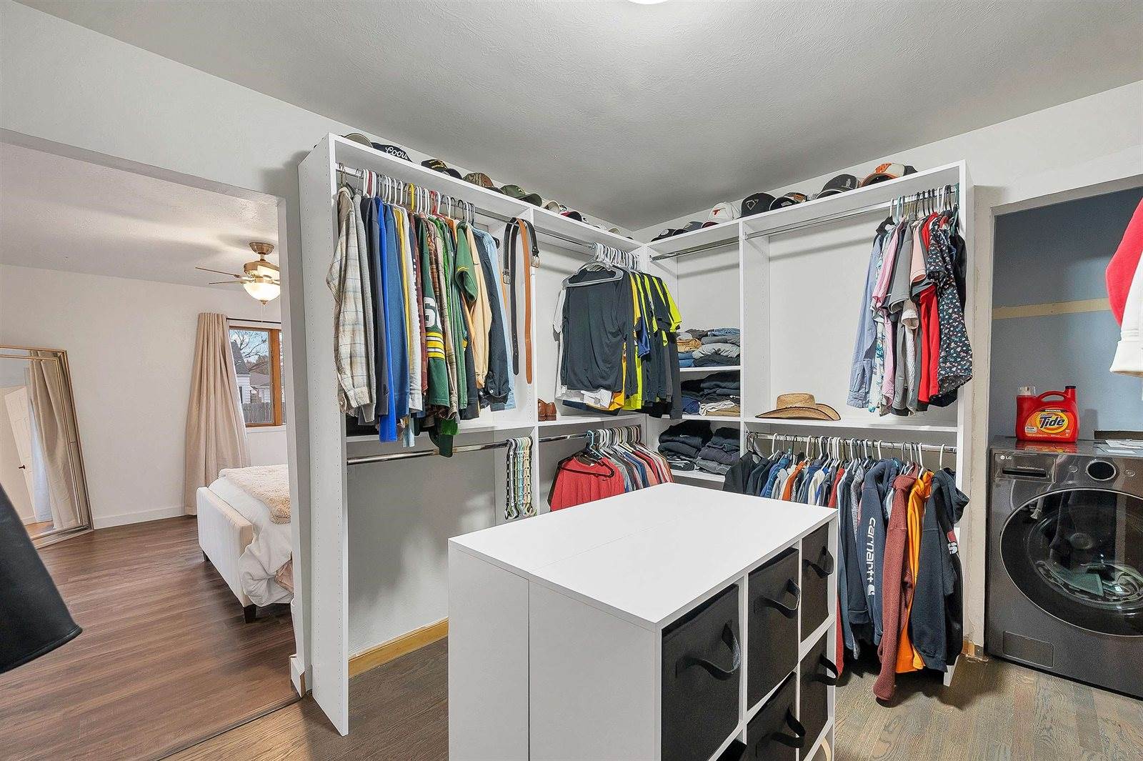 915 Colonial Avenue, Green Bay, WI 54304