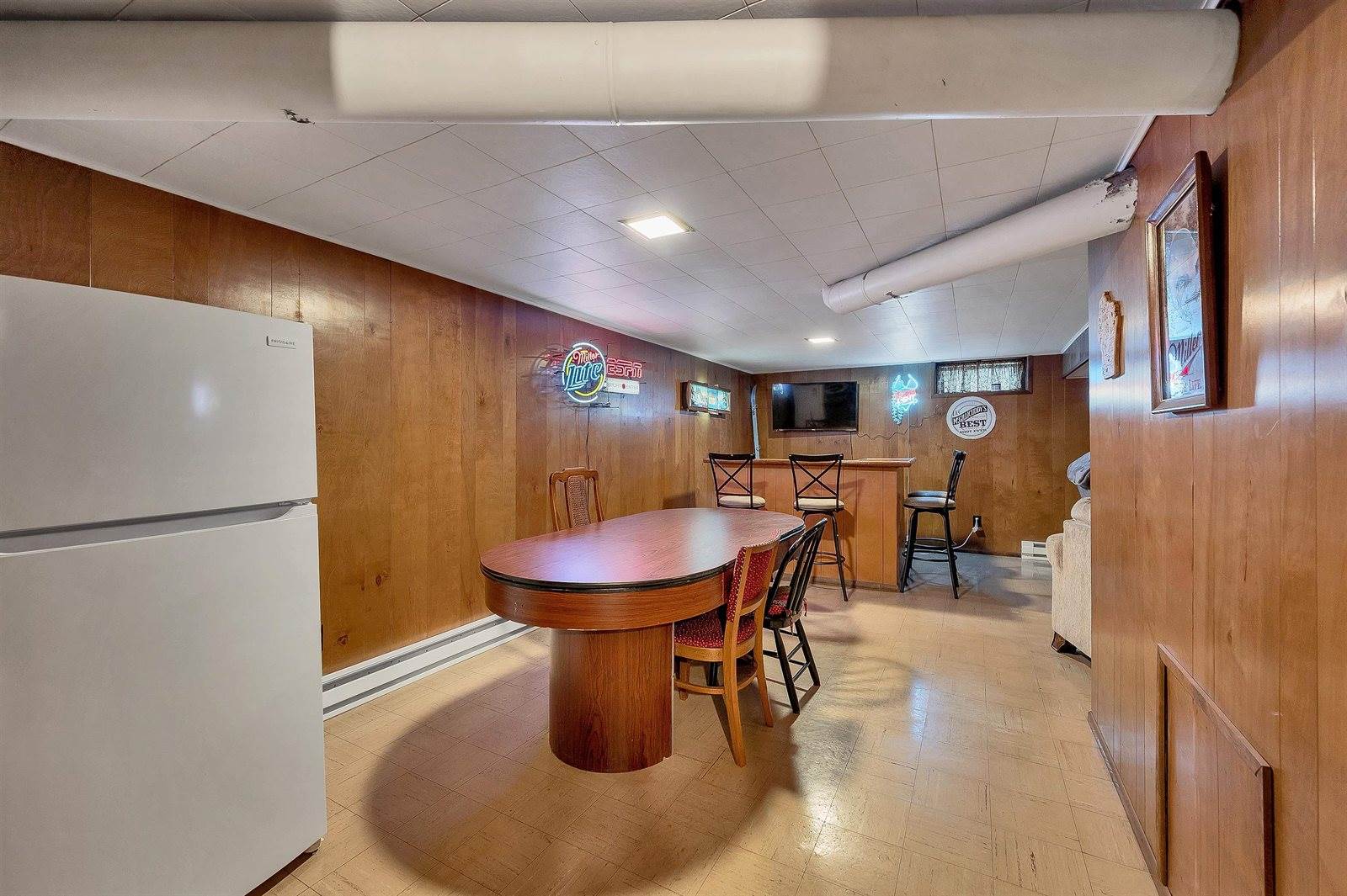 915 Colonial Avenue, Green Bay, WI 54304