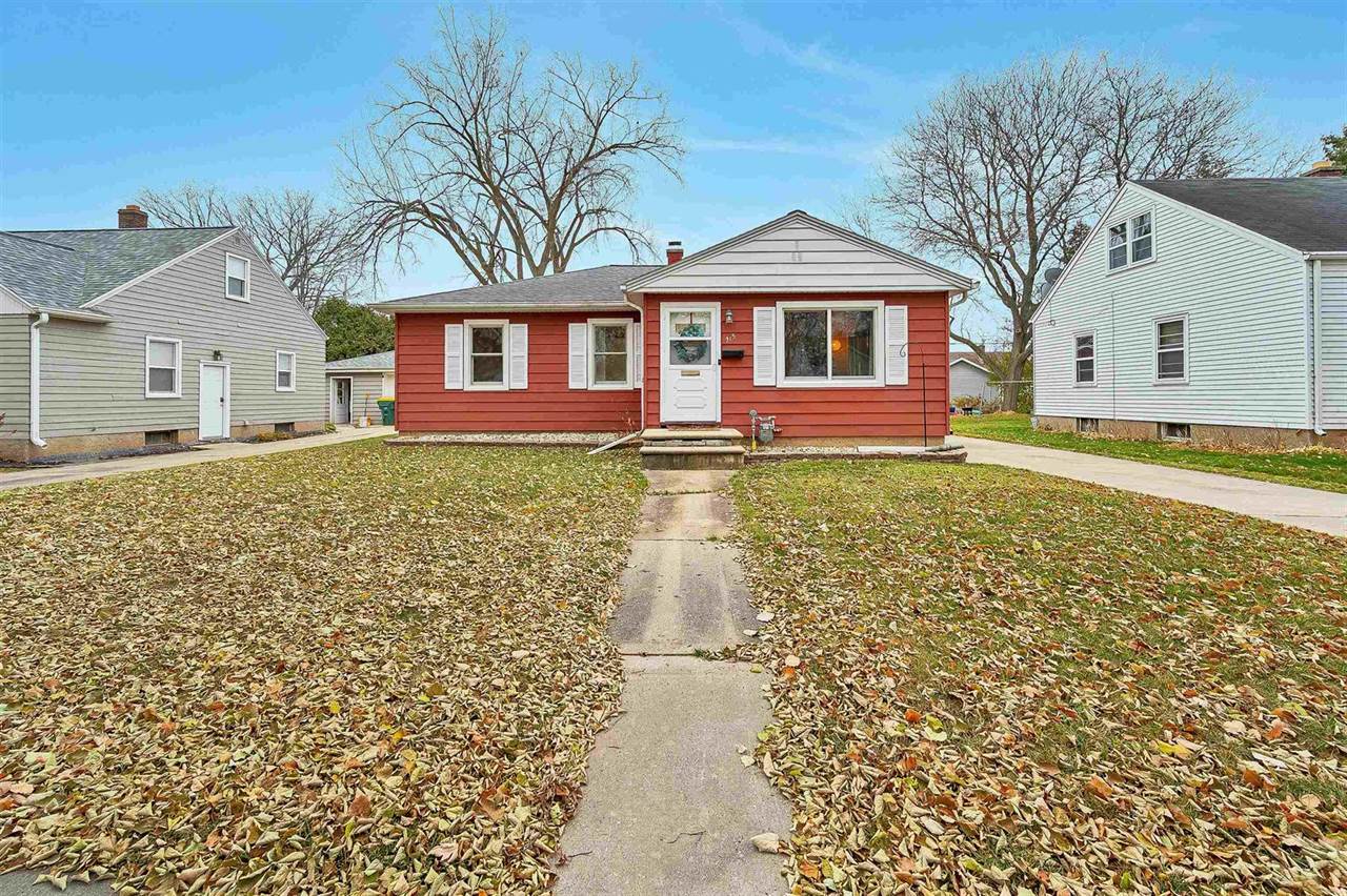 915 Colonial Avenue, Green Bay, WI 54304