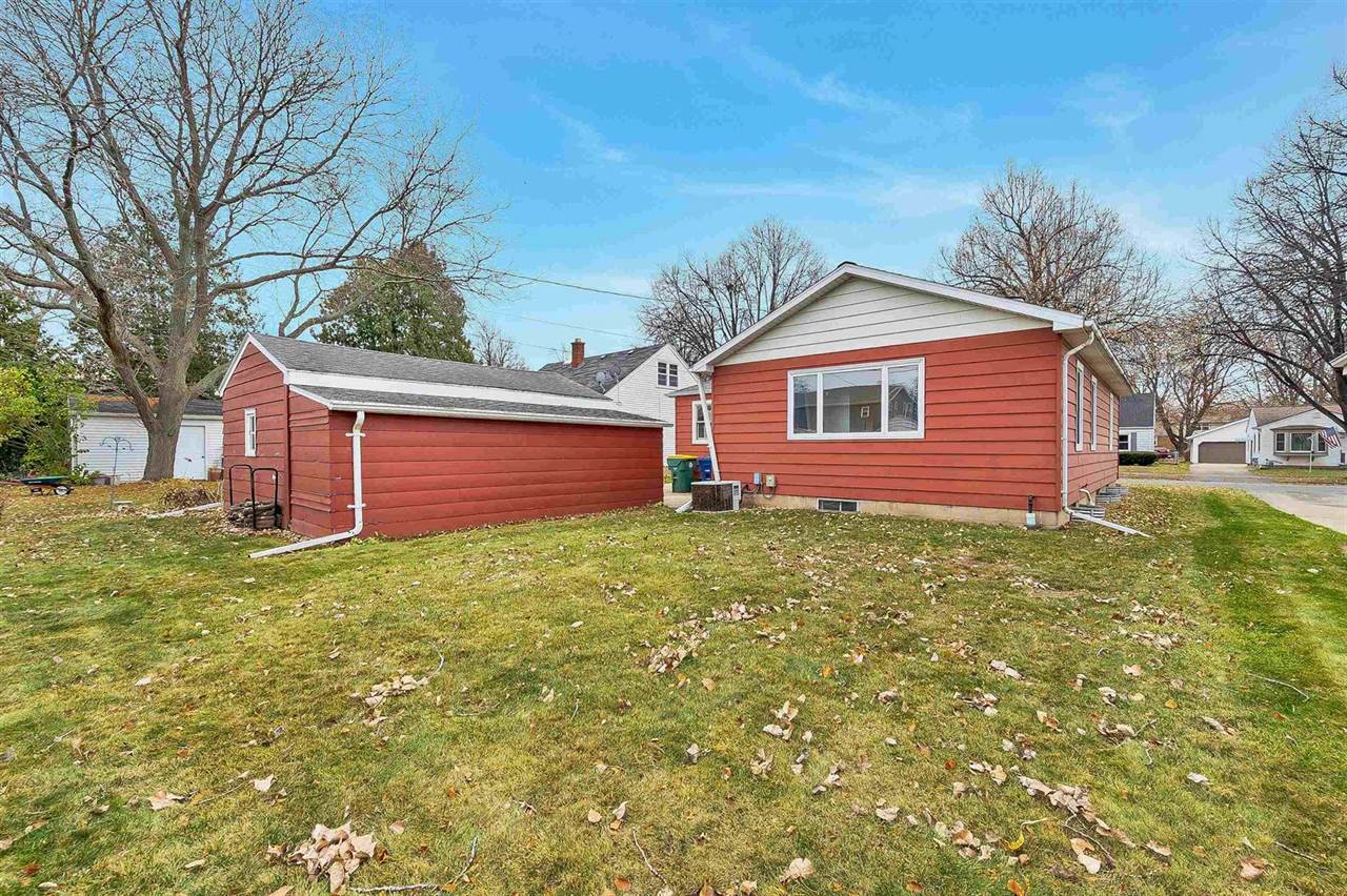 915 Colonial Avenue, Green Bay, WI 54304